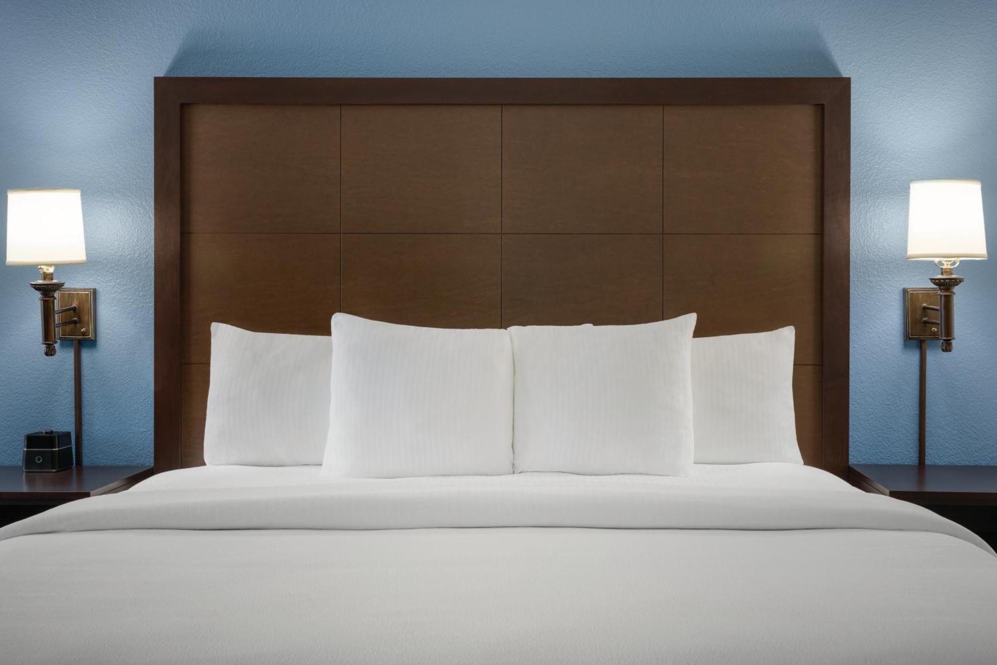 La Quinta By Wyndham Springfield Airport Plaza Hotel Buitenkant foto