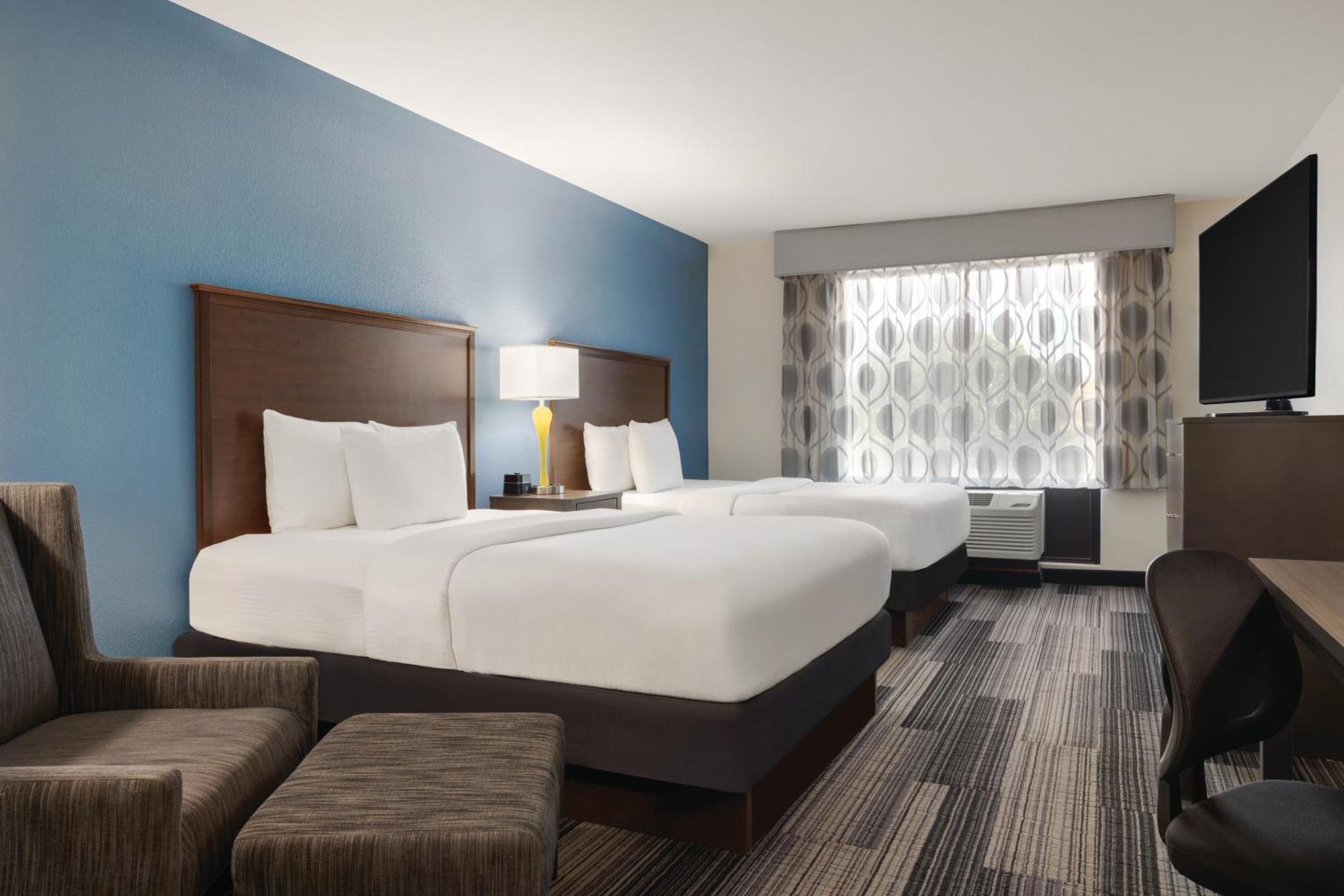 La Quinta By Wyndham Springfield Airport Plaza Hotel Buitenkant foto