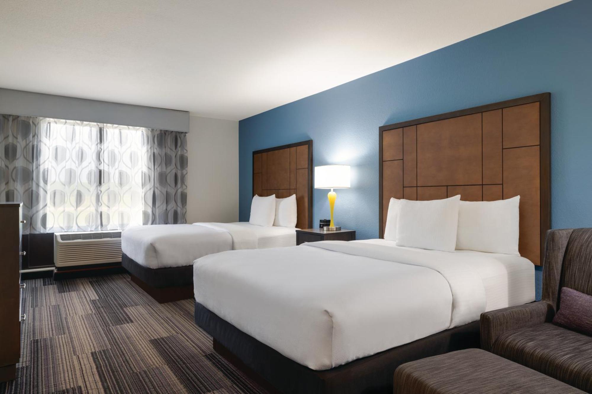La Quinta By Wyndham Springfield Airport Plaza Hotel Buitenkant foto