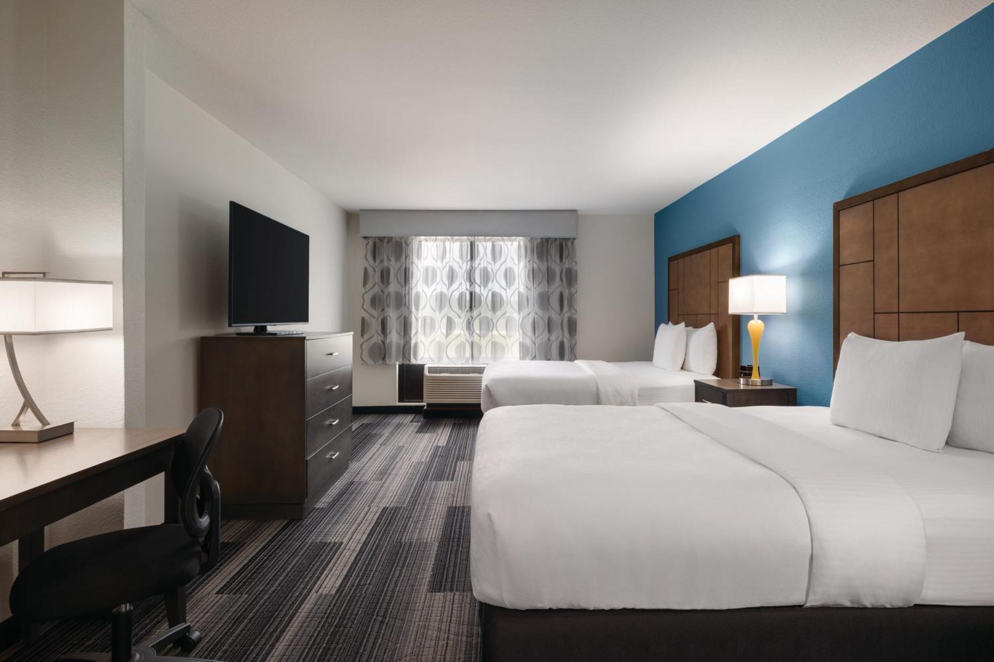 La Quinta By Wyndham Springfield Airport Plaza Hotel Buitenkant foto